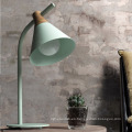 Lámparas de lectura de escritorio de madera simplemente de hierro Lámparas de mesa de decoración del hogar
